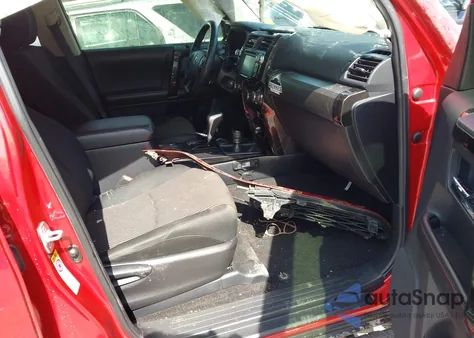 2017 Toyota 4Runner Trd Off Road z USA, uszkodzony, nr VIN JTEBU5JR3H5416822